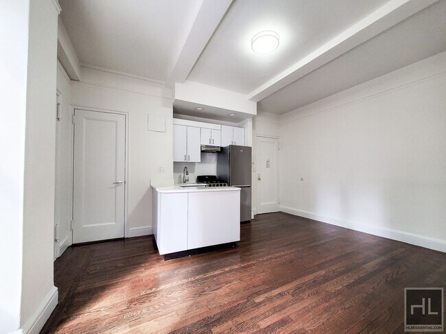 Photo - EAST 46 STREET Unidad 7H