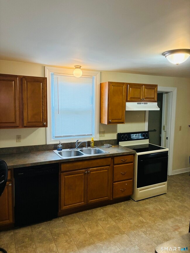 Photo - 633 Norwich Rd