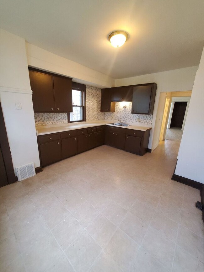 Photo - 3134-3136 N 35th St. (Duplex) Unidad 3134 Lower