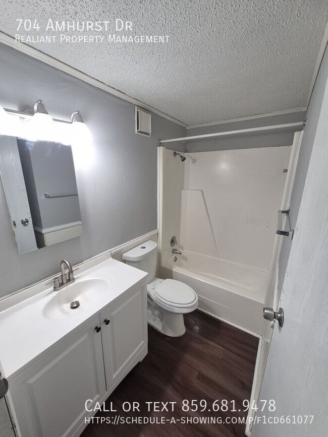 Photo - 704 Amhurst Dr