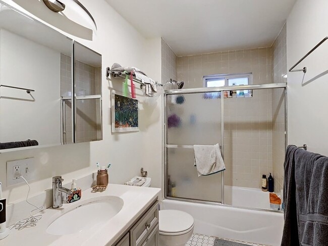 Photo - 12 Chilcott Pl Unidad 2