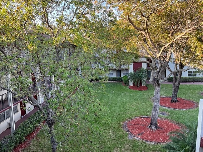 Photo - 150 SW 134th Way Unit 304R