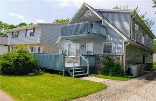 Building Photo - 7032 W Mill Rd Unit 7032 A