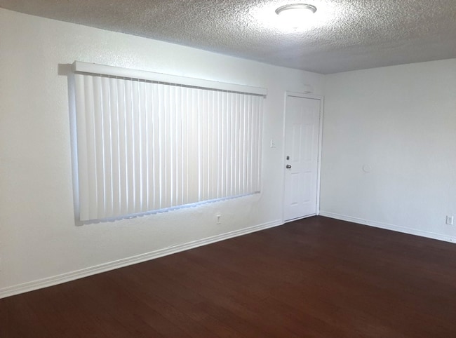 Photo - 734-736 E 80th Unit 736