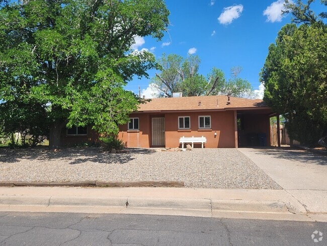 Building Photo - 2720 Espanola St NE Rental