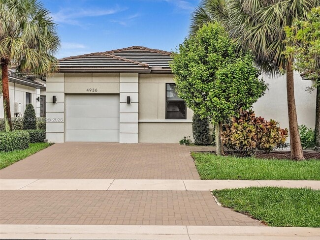 Photo - 4936 Whispering Way