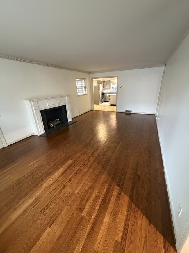 Photo - 4151 Hawthorne Ave Unidad Hawthorne Duplex