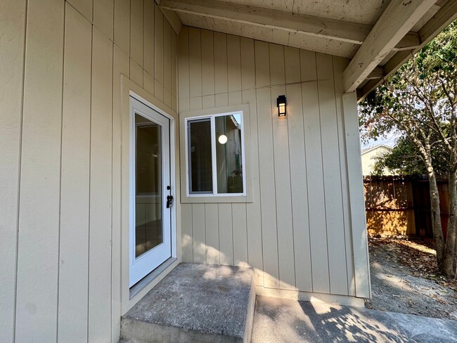 Photo - 2369 Kenton Ct Unidad #B