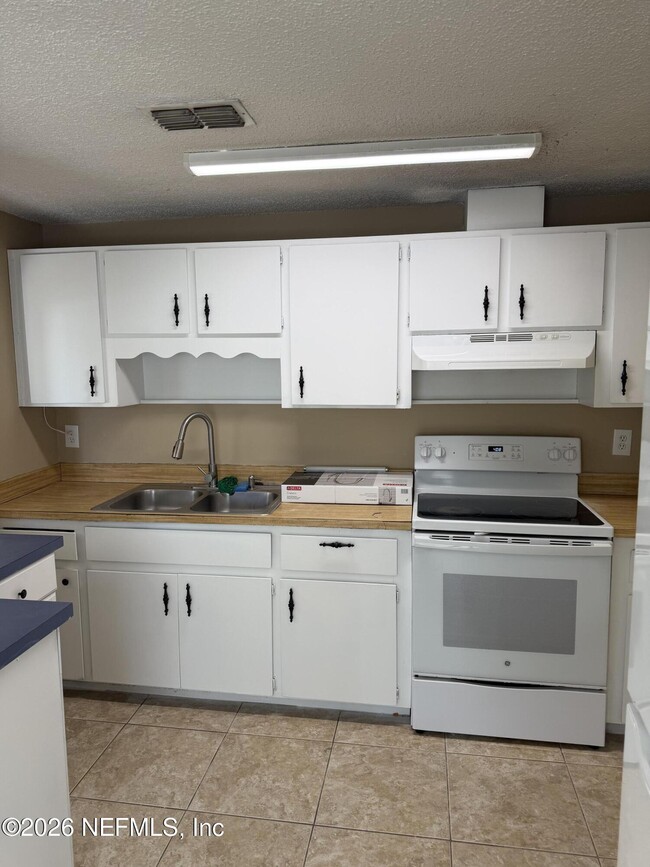 Photo - 1323 Solar Cir