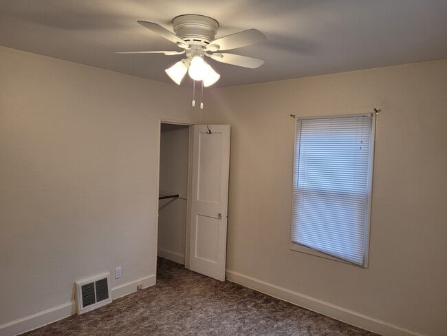 Photo - 530 W 10th St N