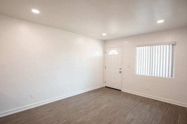 Photo - 462 Davidson St Unit B