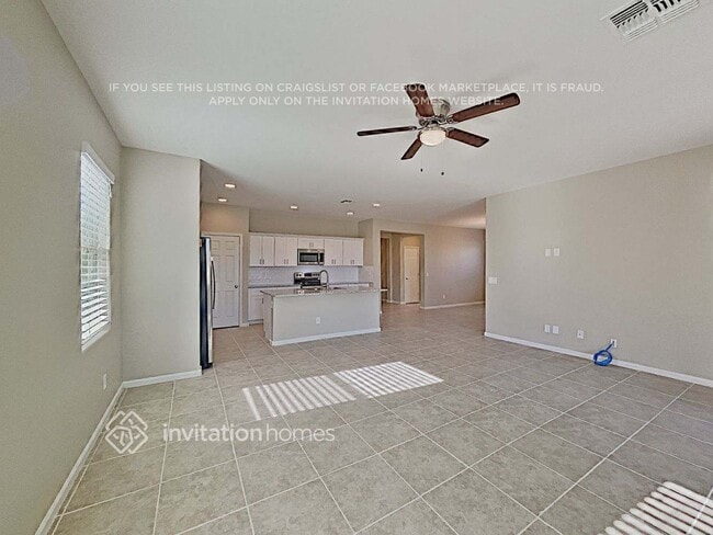 Photo - 993 S 200th Ln