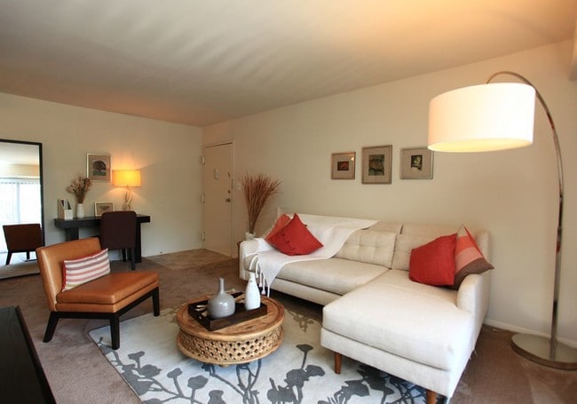 Photo - Chesapeake Village Apartments