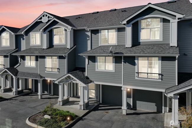 CLICK "REQUEST A TOUR" NOW! - CLICK "REQUEST A TOUR" NOW! Townhome