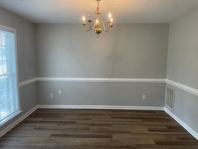 Photo - Renovated 3 Bedroom Off Groometown Road