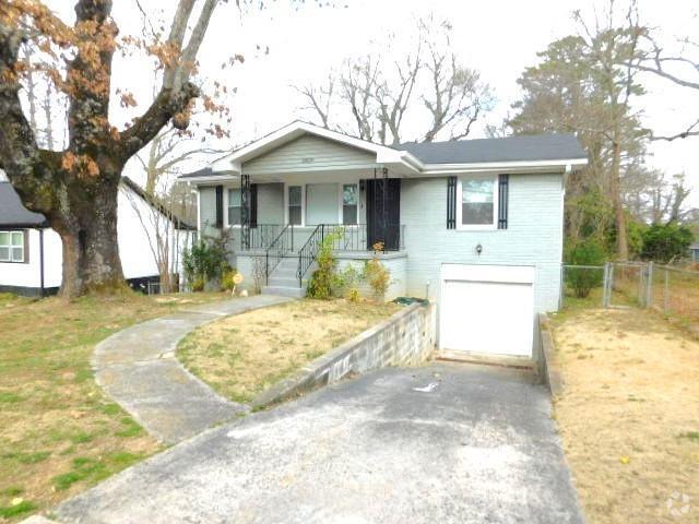 Building Photo - 3439 Oakcliff Rd NW Rental