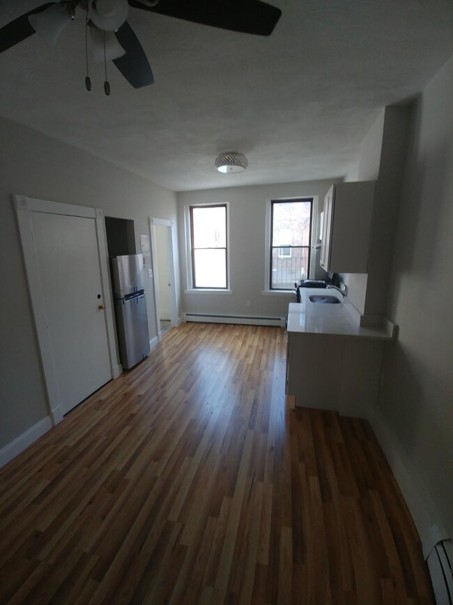 Building Photo - 25 Sheafe St Unit 7 Rental