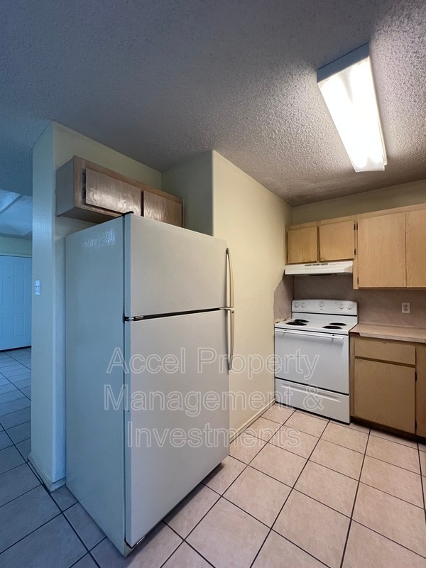 Photo - 1201 W Carmen Ave Unidad 8