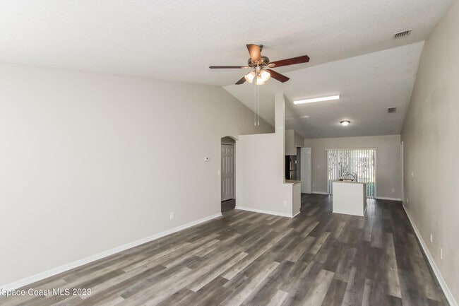 Photo - 2511 Palomar Ave SE