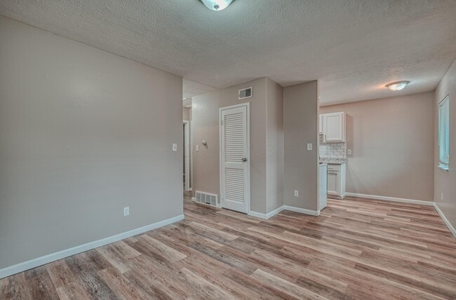 Photo - 2735 Joyce Ave Unit C