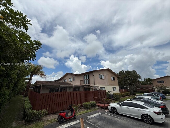 Photo - 4300 Landar Dr