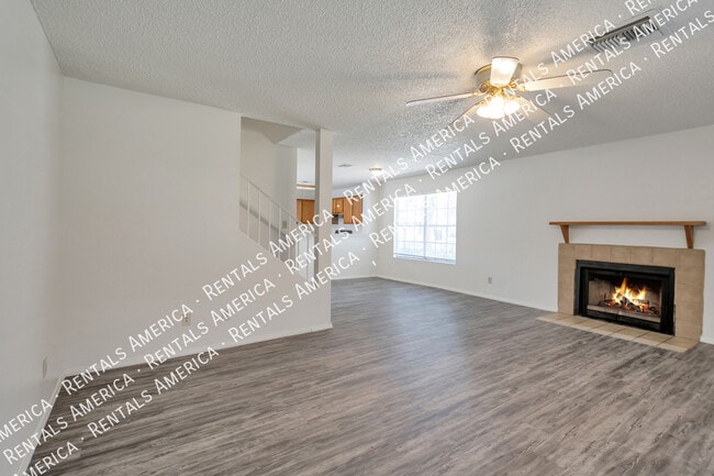 Photo - 1961 N Hartford St