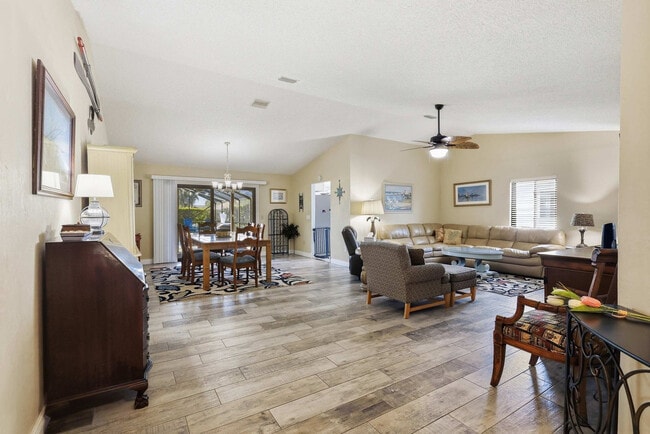 3 Cherokee Ct W Unit SI ID1261596P