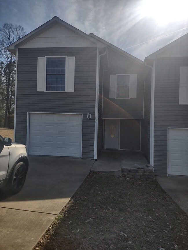 Photo - Corner Tri~Plex Benton KY 3 Bed 2.5 Bathrooms Unit 297 Tara Court