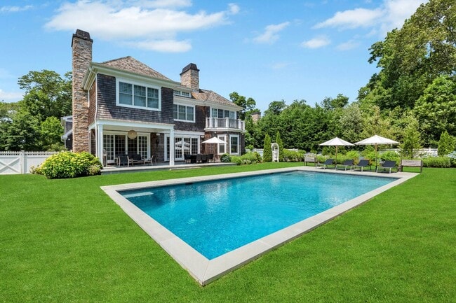 Building Photo - 21 Barn Ln