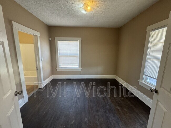 Photo - 511 E Indianapolis St