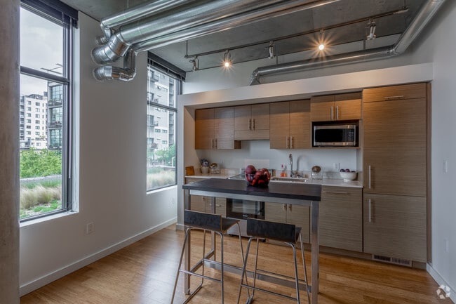 1BR, 1BA - Walton Lofts