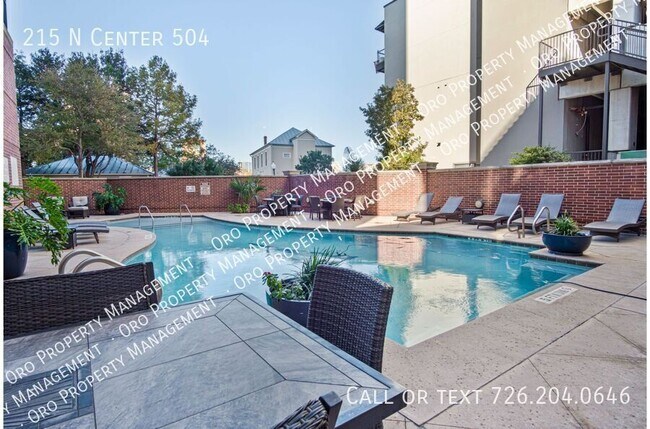 Photo - 215 Center St