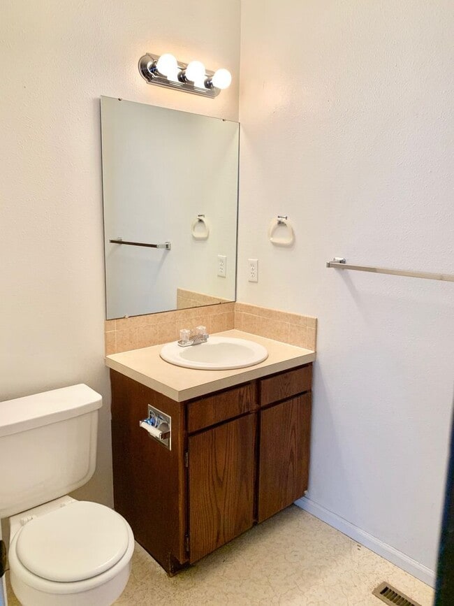 Photo - 1543-1545 Kennedy Avenue Unit 1543