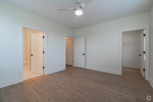 T1A 3BR, 2.5BA - 1648SF - Primary Bedroom