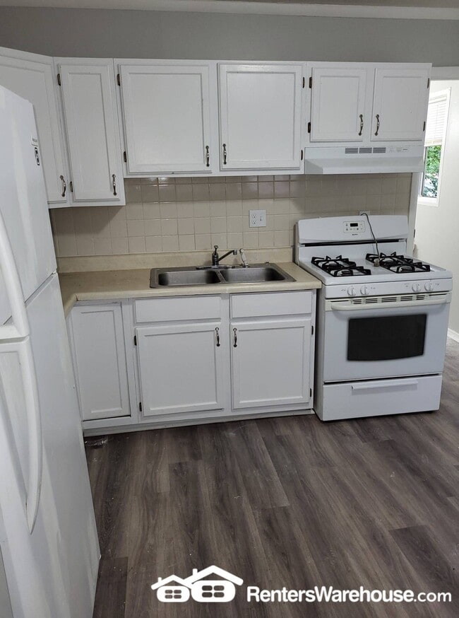 Photo - 9307 Stark Ave