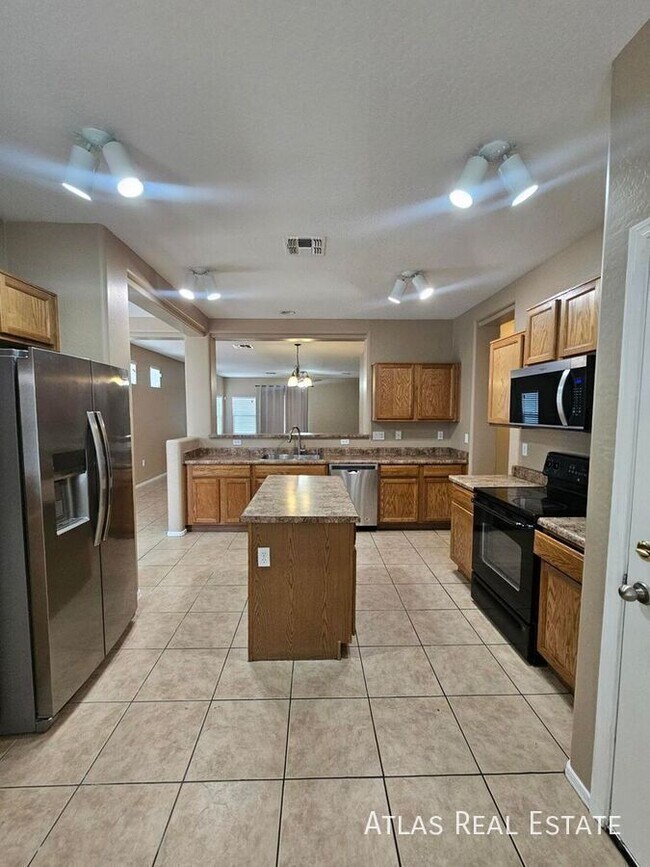 Photo - 5440 W Park St