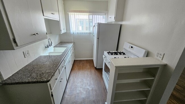 Photo - 1219 N Ardmore Ave Unidad 7
