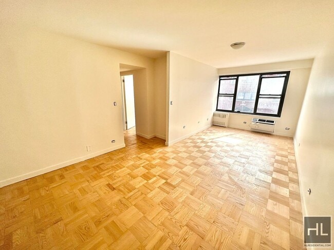 Building Photo - Fourth Avenue Unit 3H