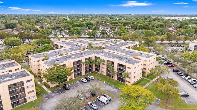 Building Photo - 8700 SW 133rd Avenue Rd Unit 321