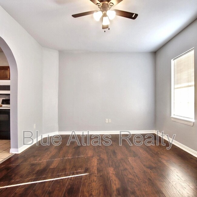 Photo - 2937 S Adams St