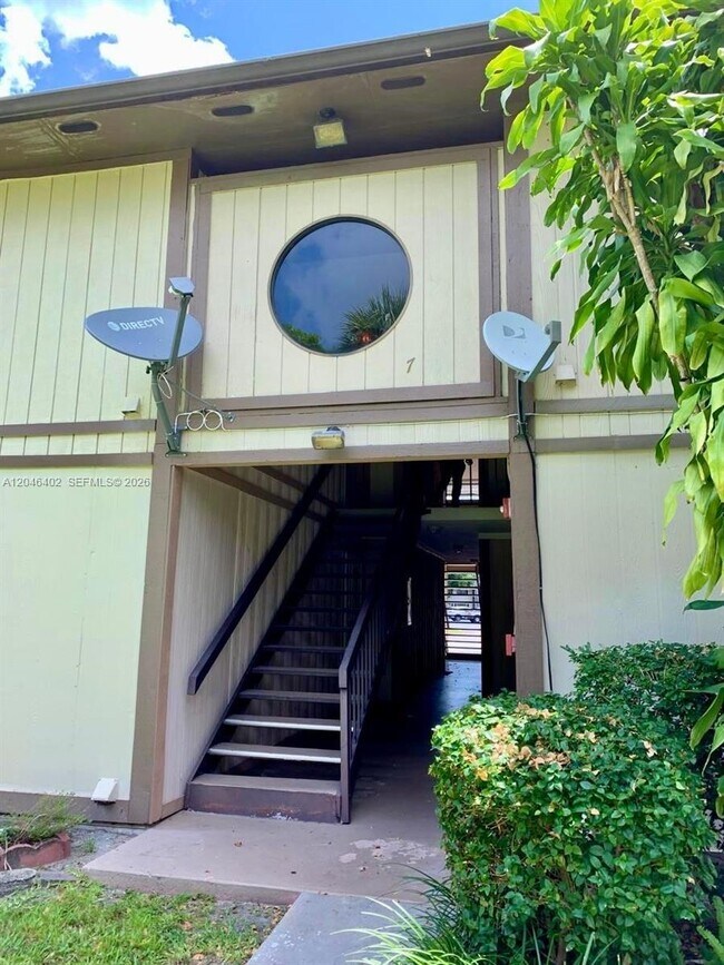 Photo - 809 NE 199th St Unit 206-7