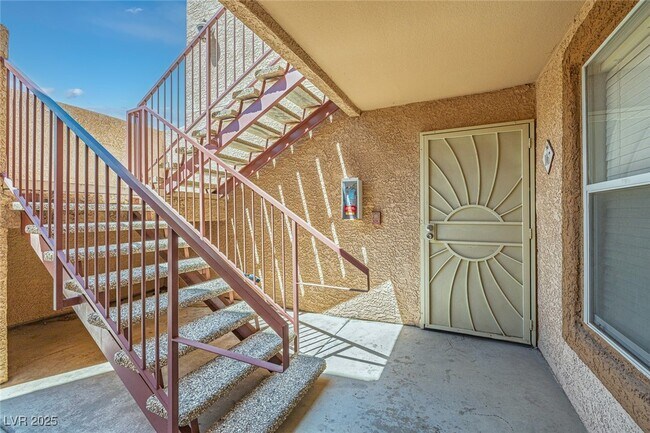Building Photo - 1150 N Buffalo Dr Unit 1067