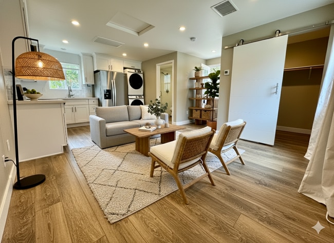 Building Photo - 874-876 North Orange St Unit #876