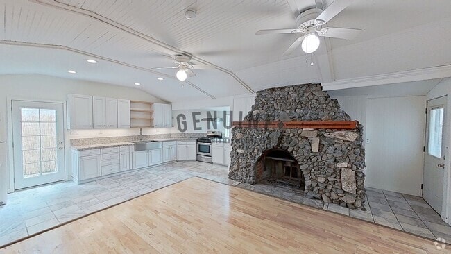 Building Photo - Adorable 2Bd 2Ba Home in Silverado Canyon