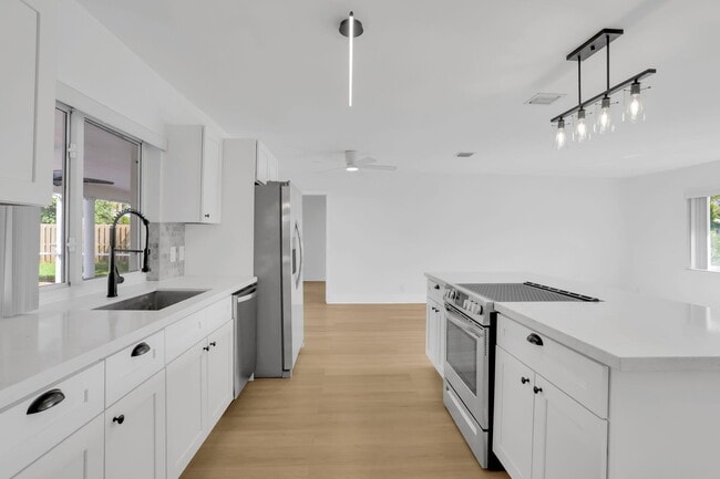 Photo - 905 Sunset Rd