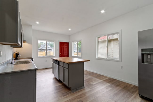 Photo - 55 N Chester Ave