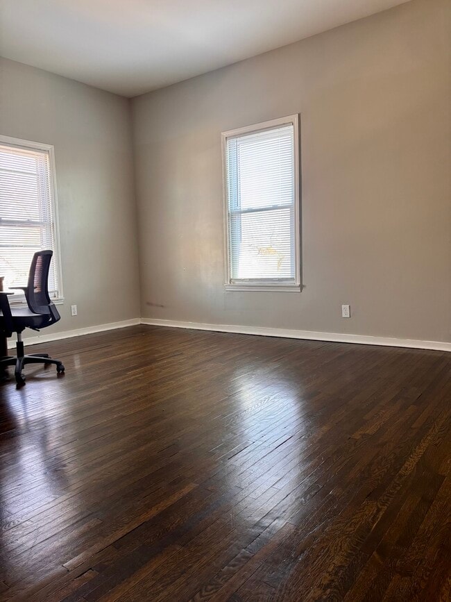 Photo - 620 Oneida St