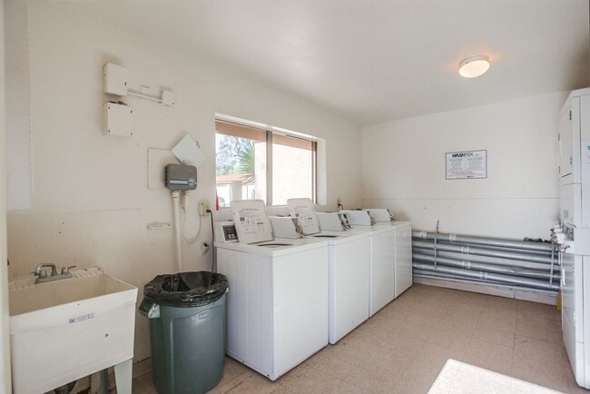 Photo - Cute Oceanside condo with garage parking!