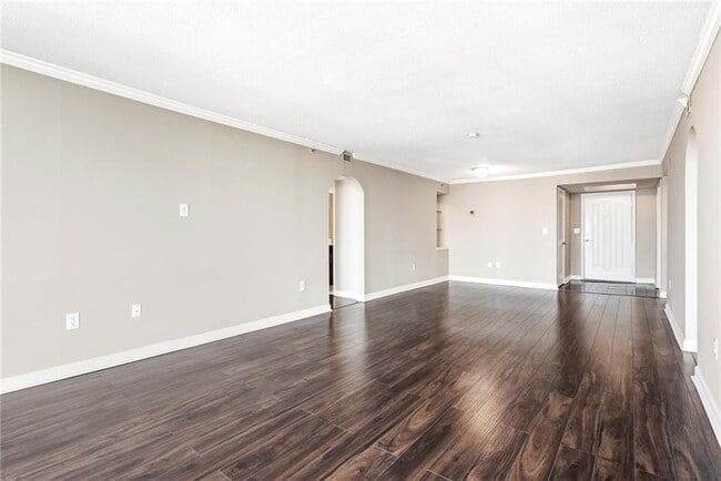 Photo - 2870 Pharr Ct S Northwest Unidad 2001