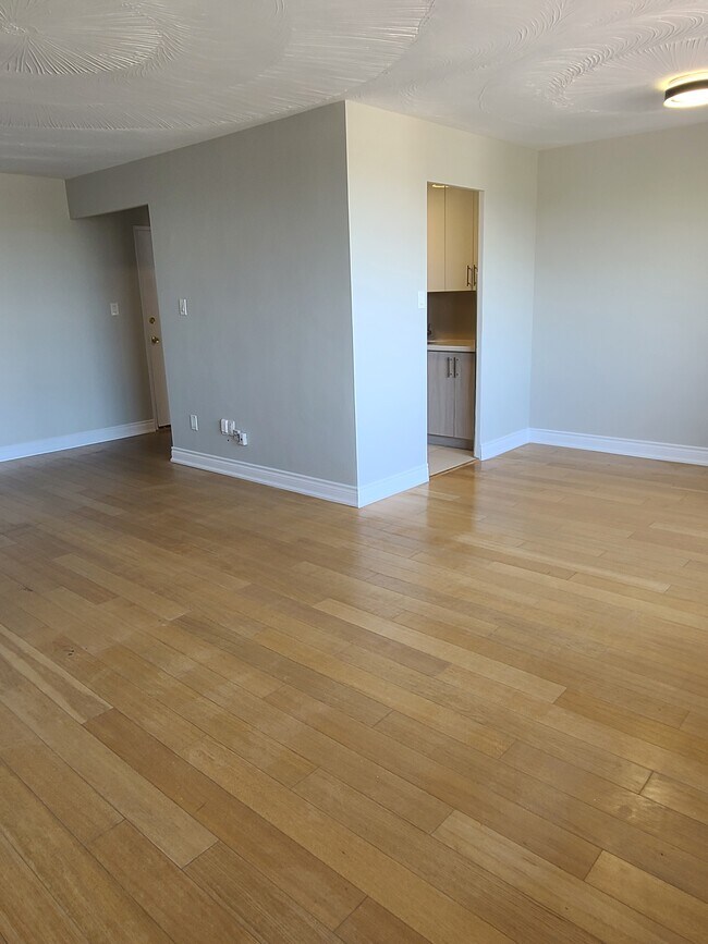 Photo - 875 Kennedy Rd